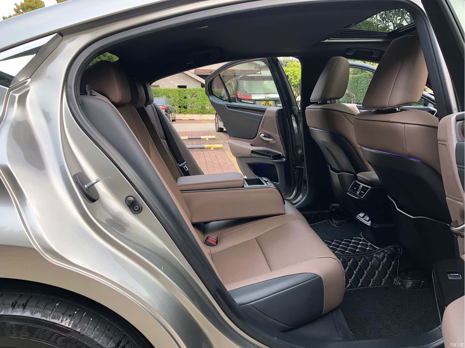 Lexus ES, 2022 20