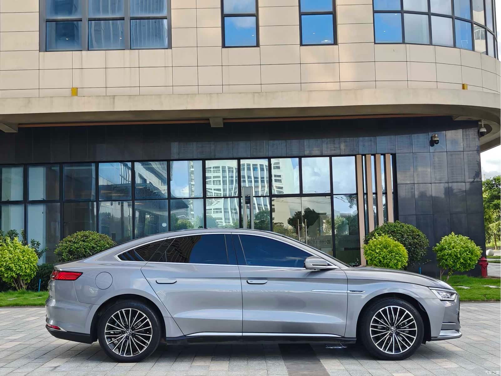 BYD Han, 2021 4