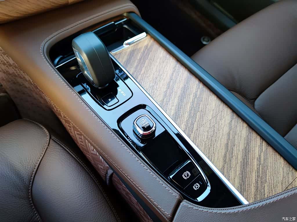 Volvo XC90, 2024 14