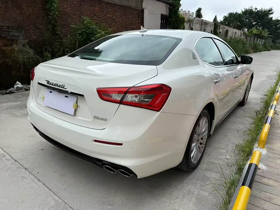 Maserati Ghibli Maserati Ghibli