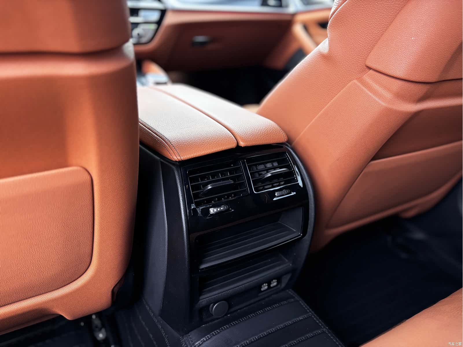 BMW 5 Series, 2023 21