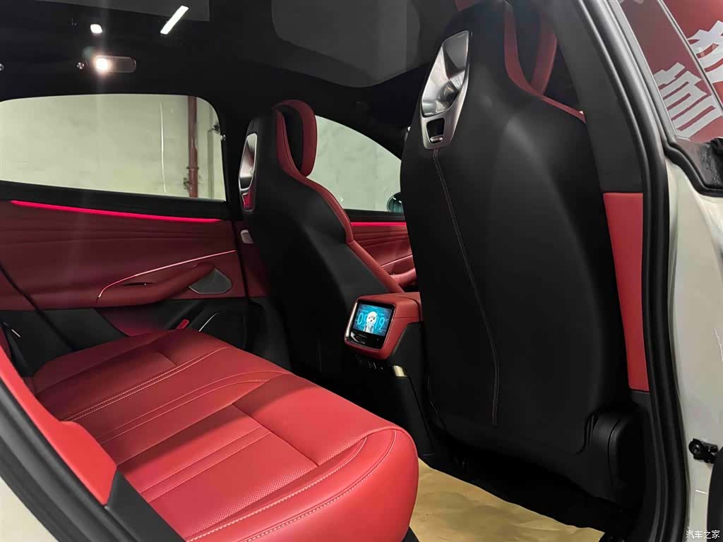 Xiaomi SU7, 2026 10