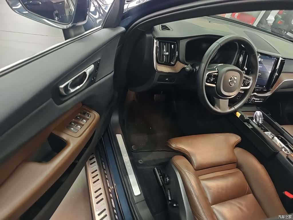 Volvo XC60, 2023 16