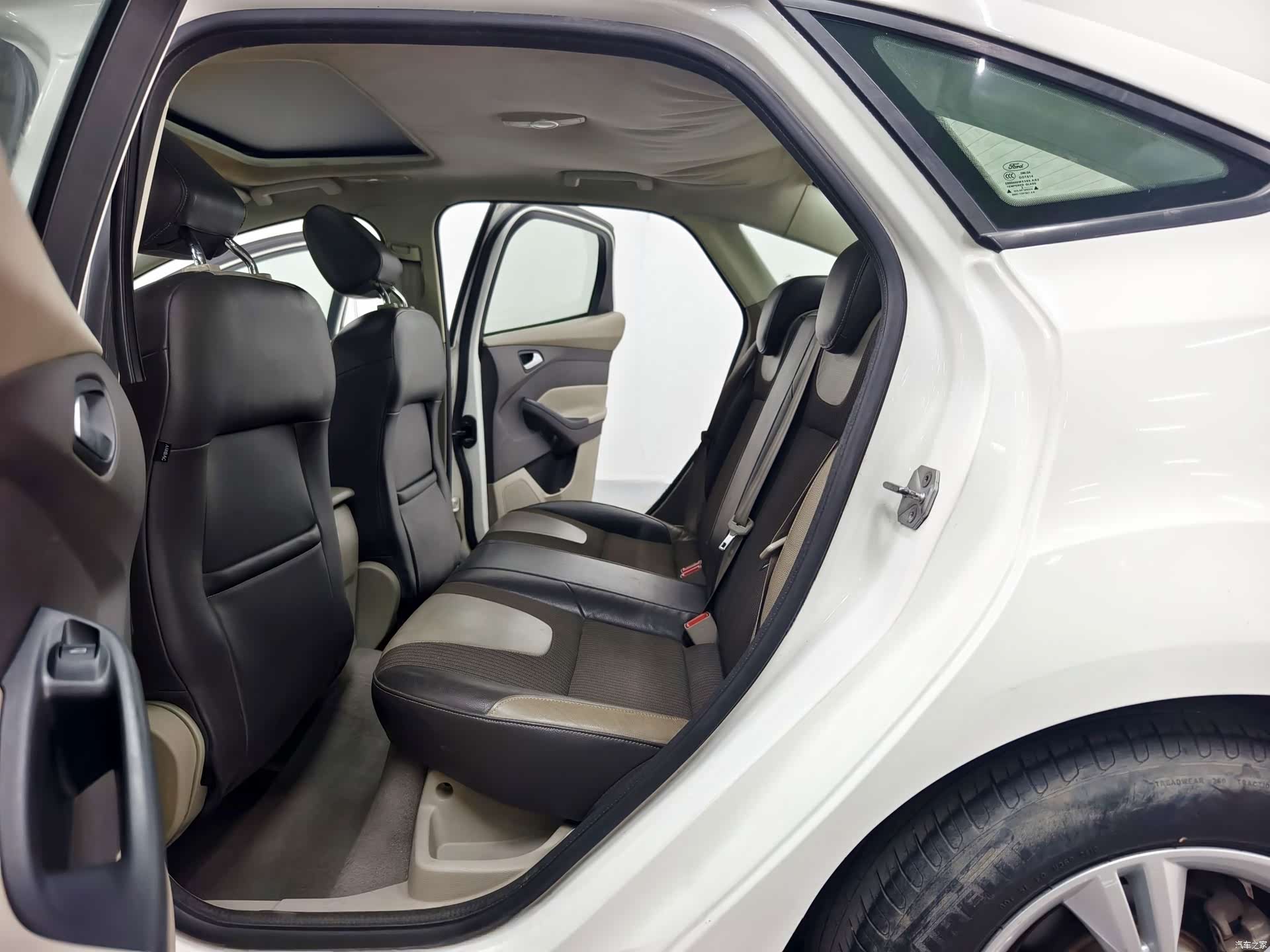 Ford Focus, 2013 13