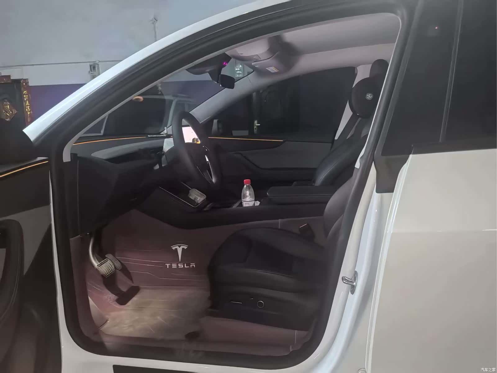 Tesla Model Y, 2025 все фото