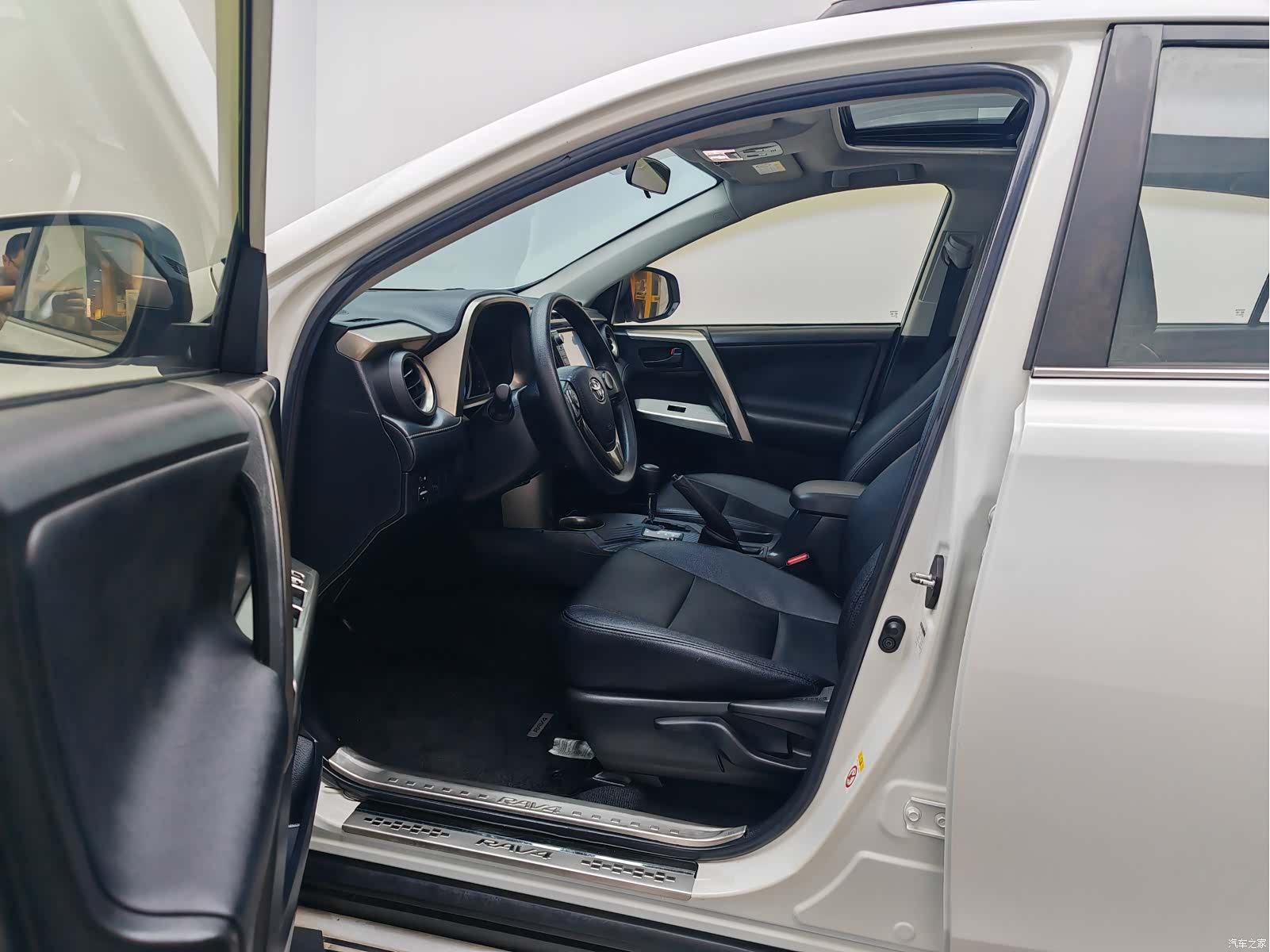 Toyota RAV4, 2016 14