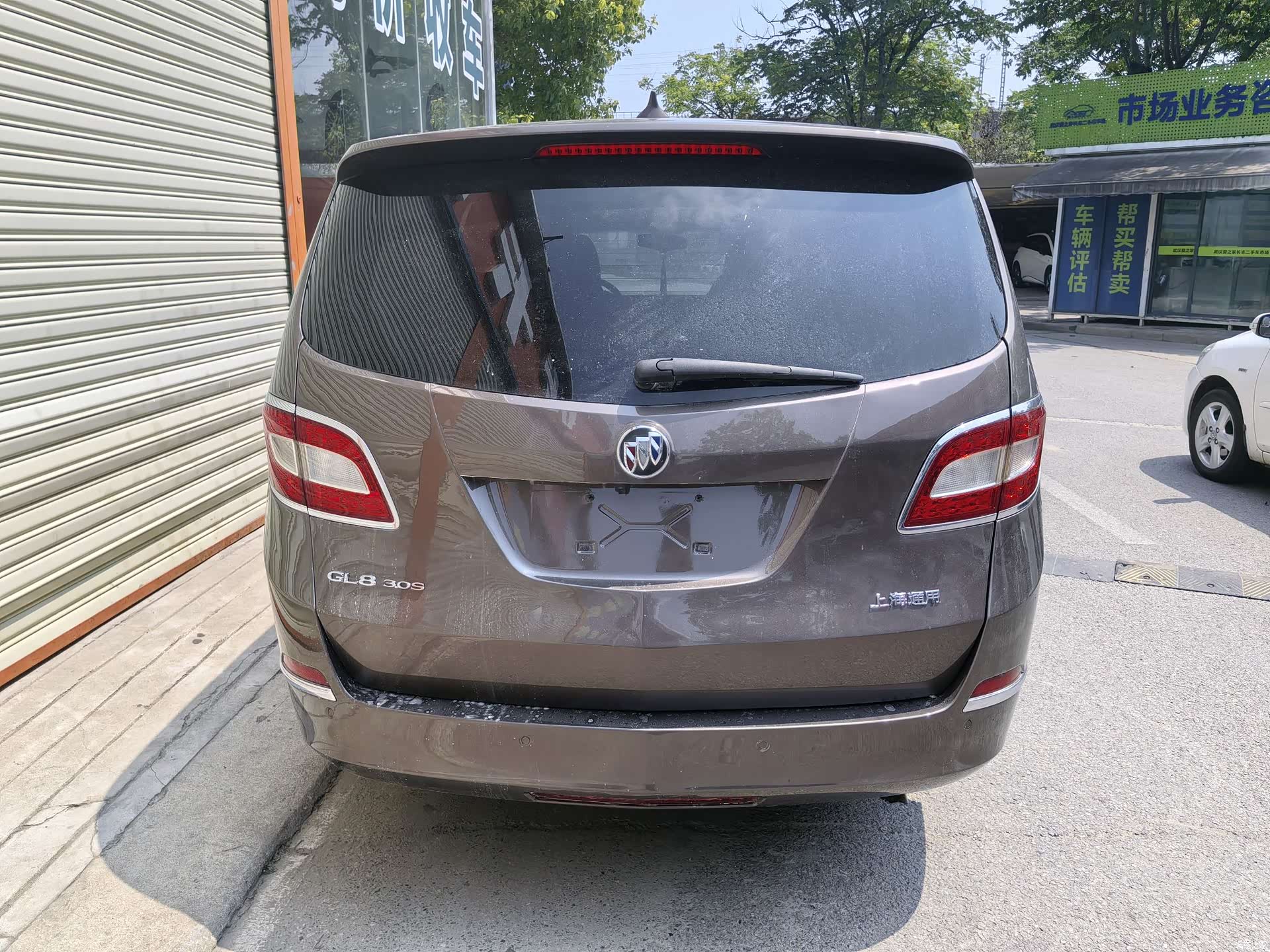 Buick GL8, 2011 10