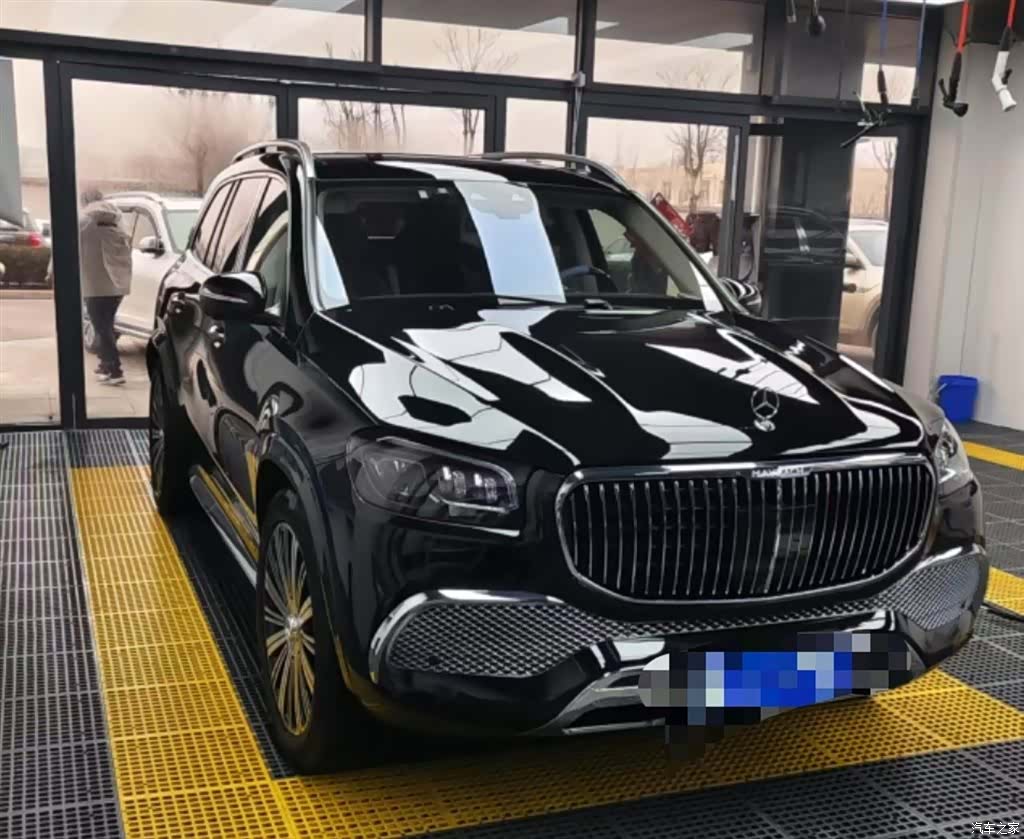 Maybach GLS, 2023 2