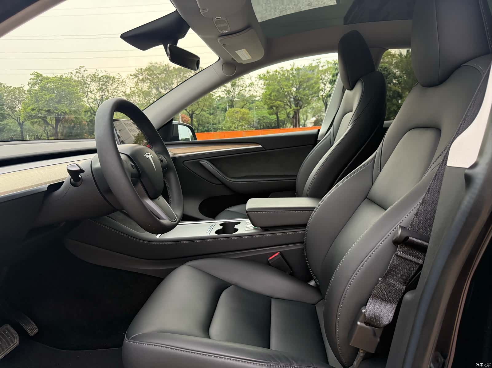 Tesla Model Y, 2023 все фото