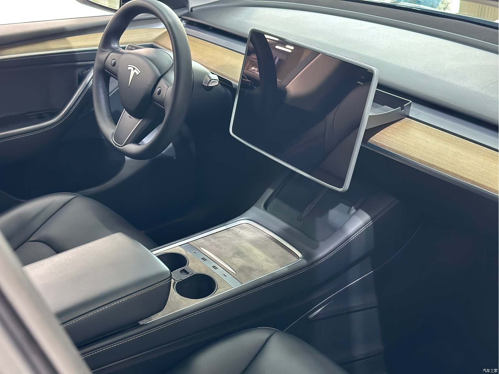 Tesla Model Y, 2023 12