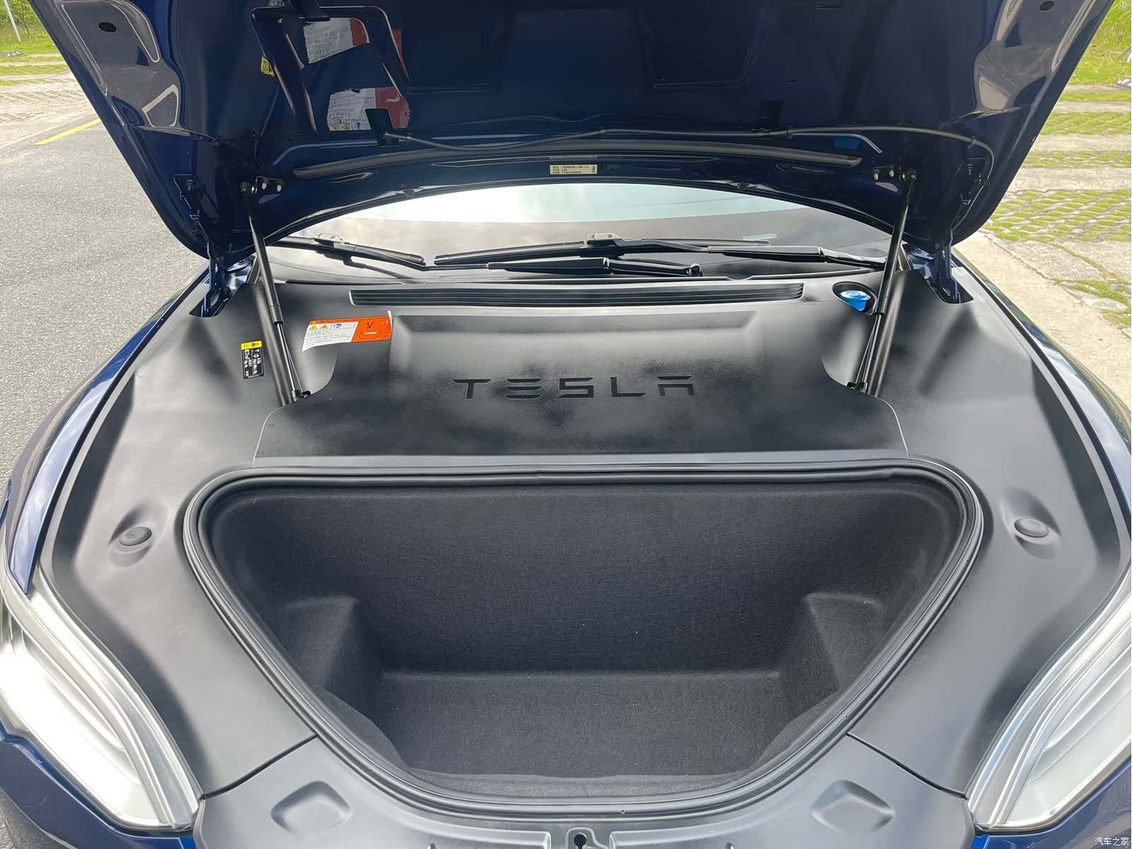 Tesla Model S, 2018 11
