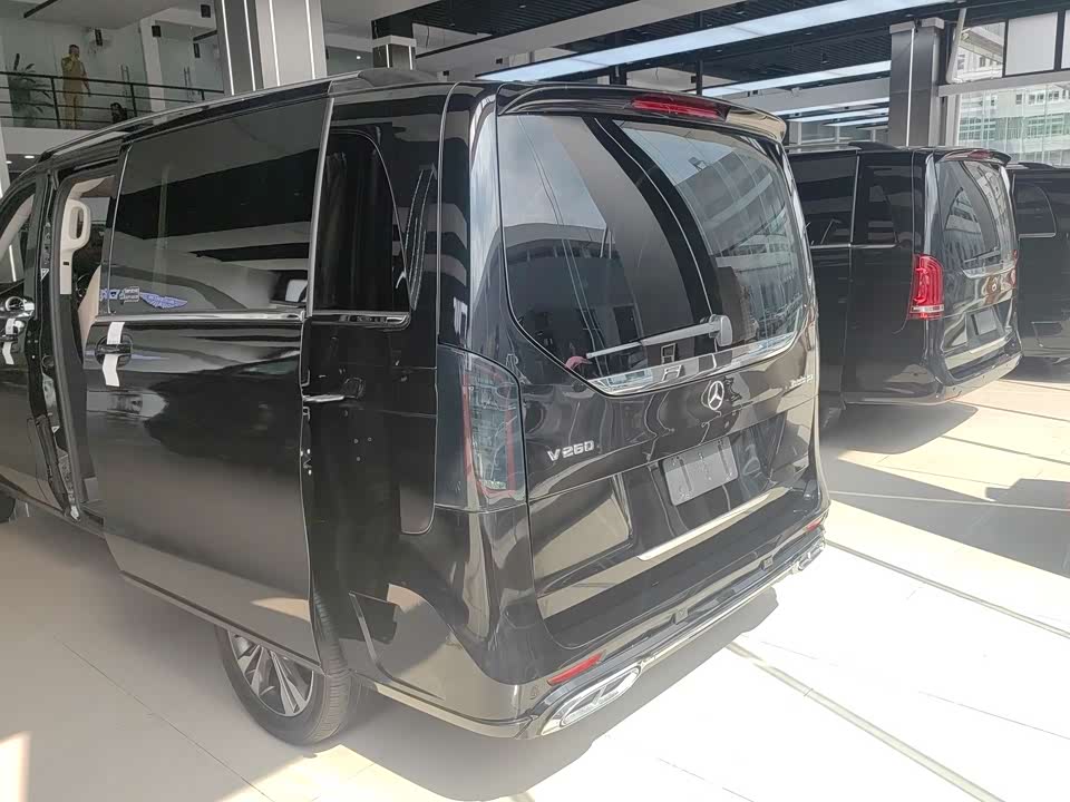 Mercedes-Benz V-class