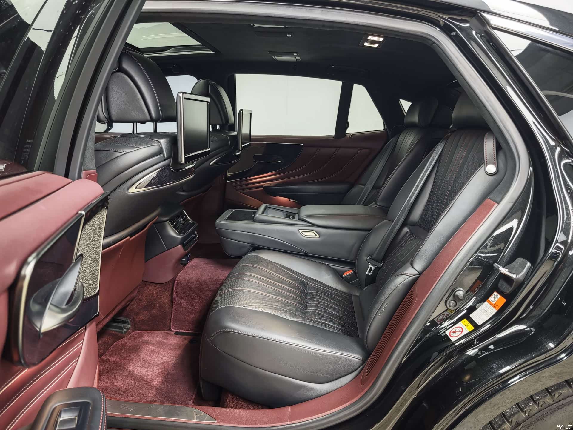 Lexus LS, 2018 8