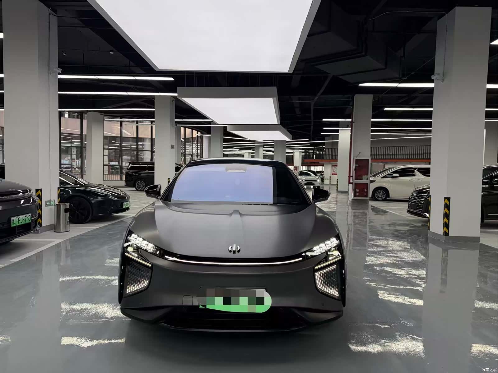 HiPhi X, 2022 2
