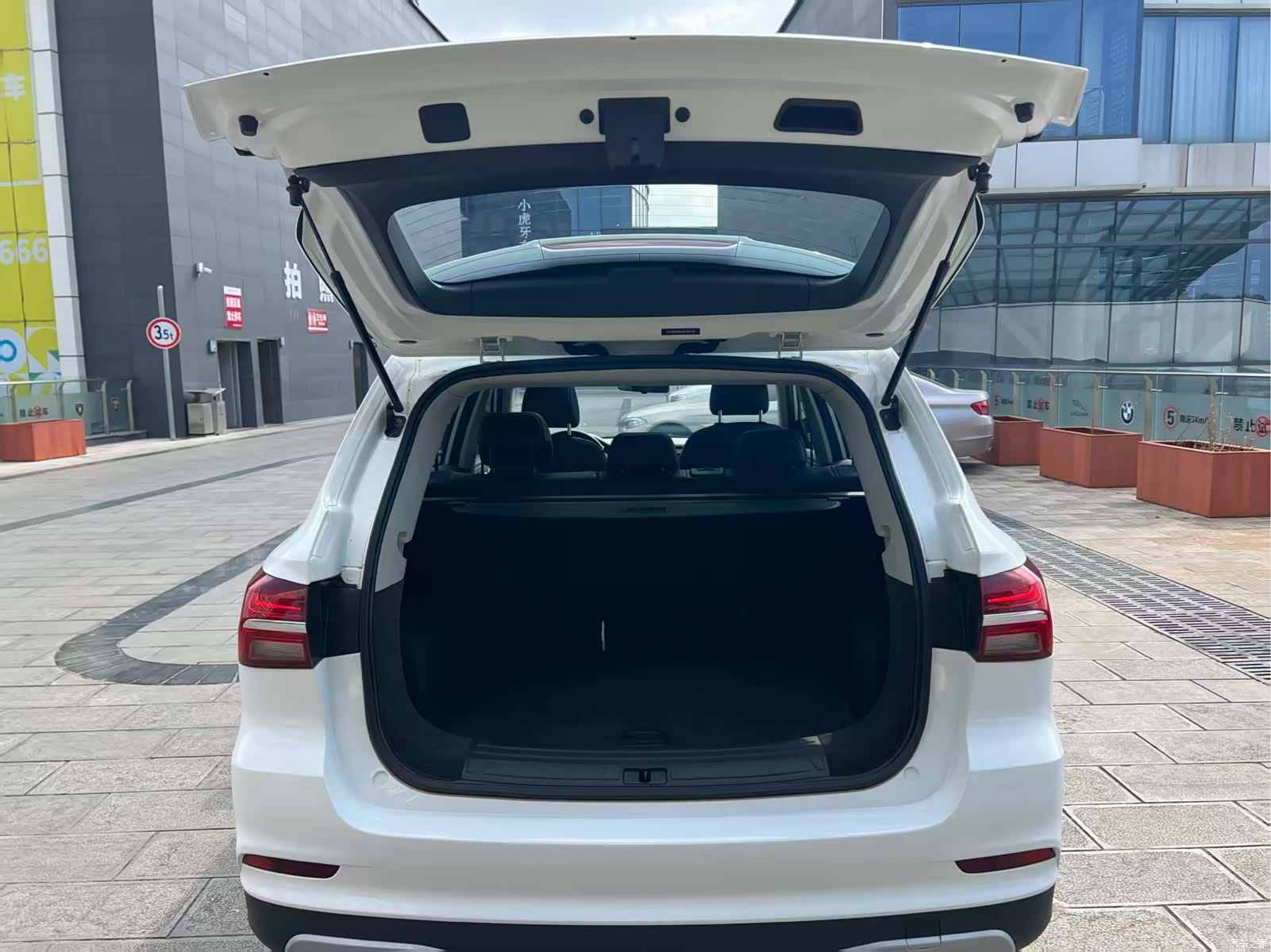 Roewe RX5, 2018 12