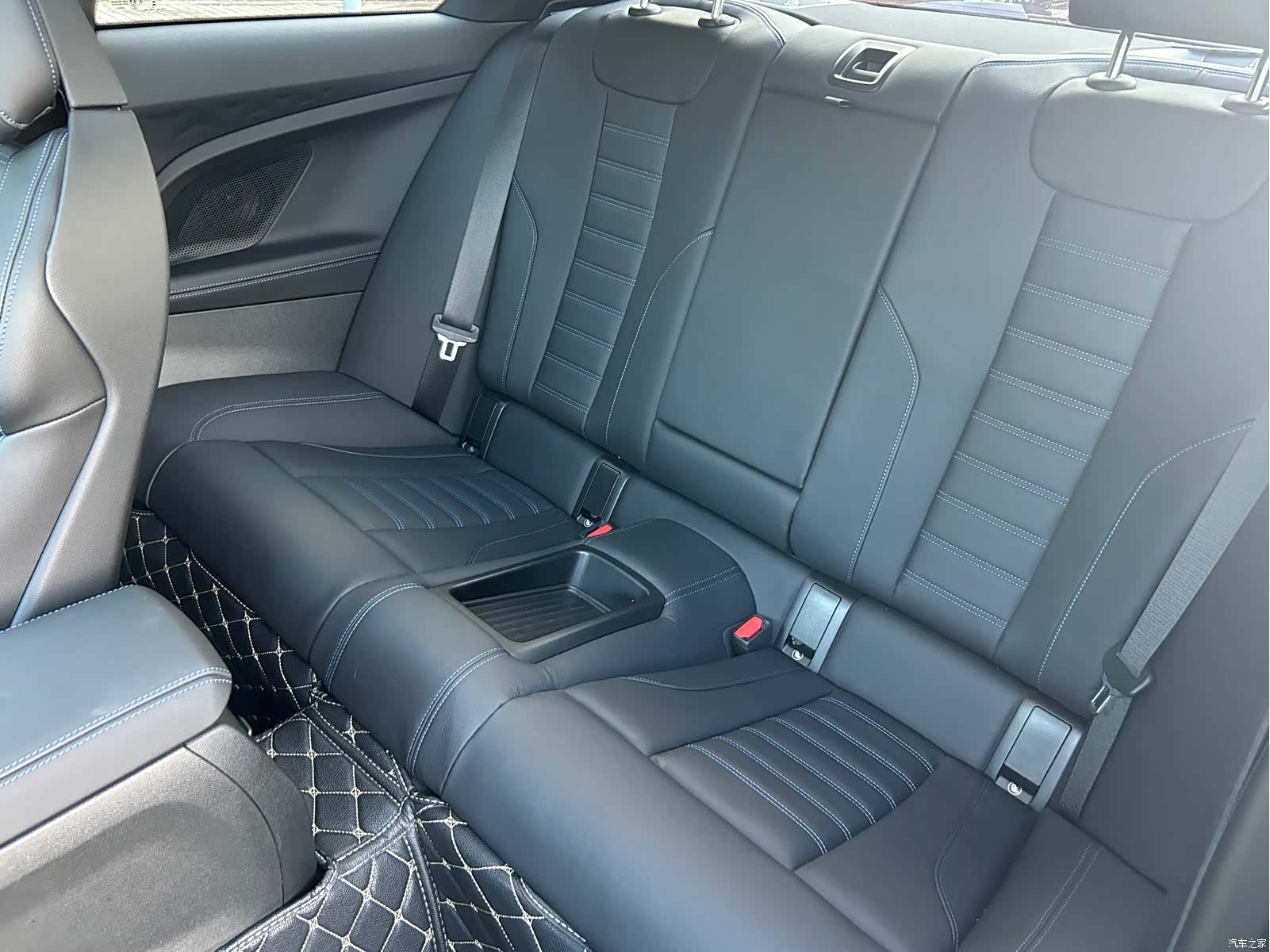 BMW M2, 2025 все фото