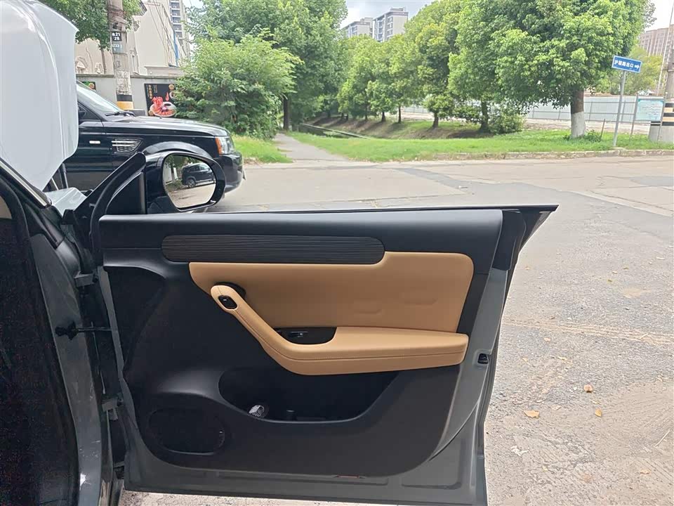 Leapmotor C11