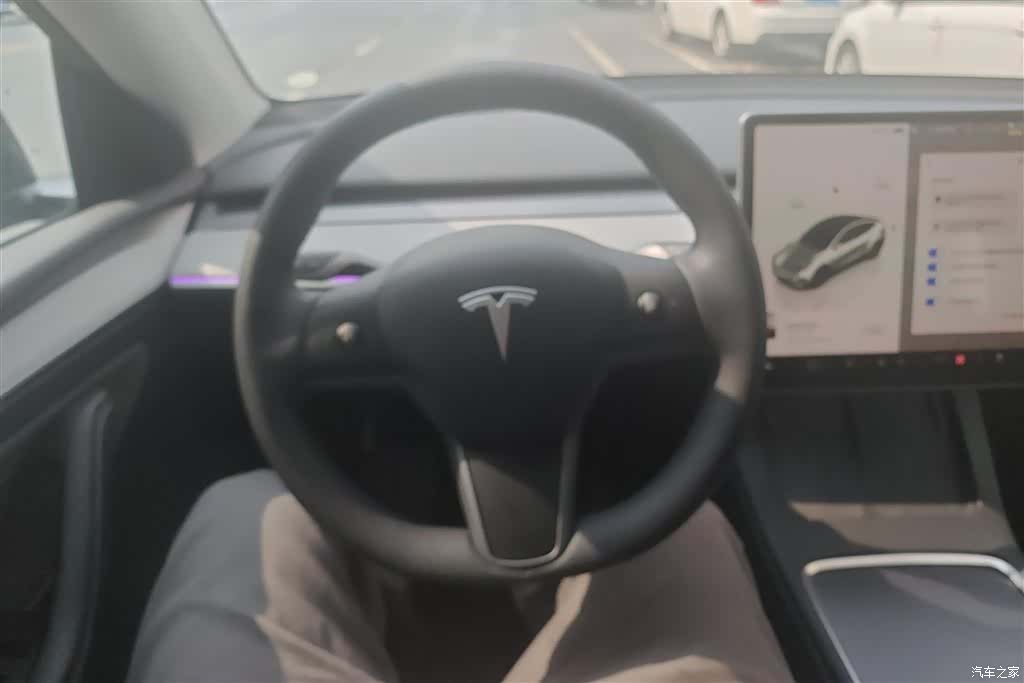 Tesla Model Y, 2024 15