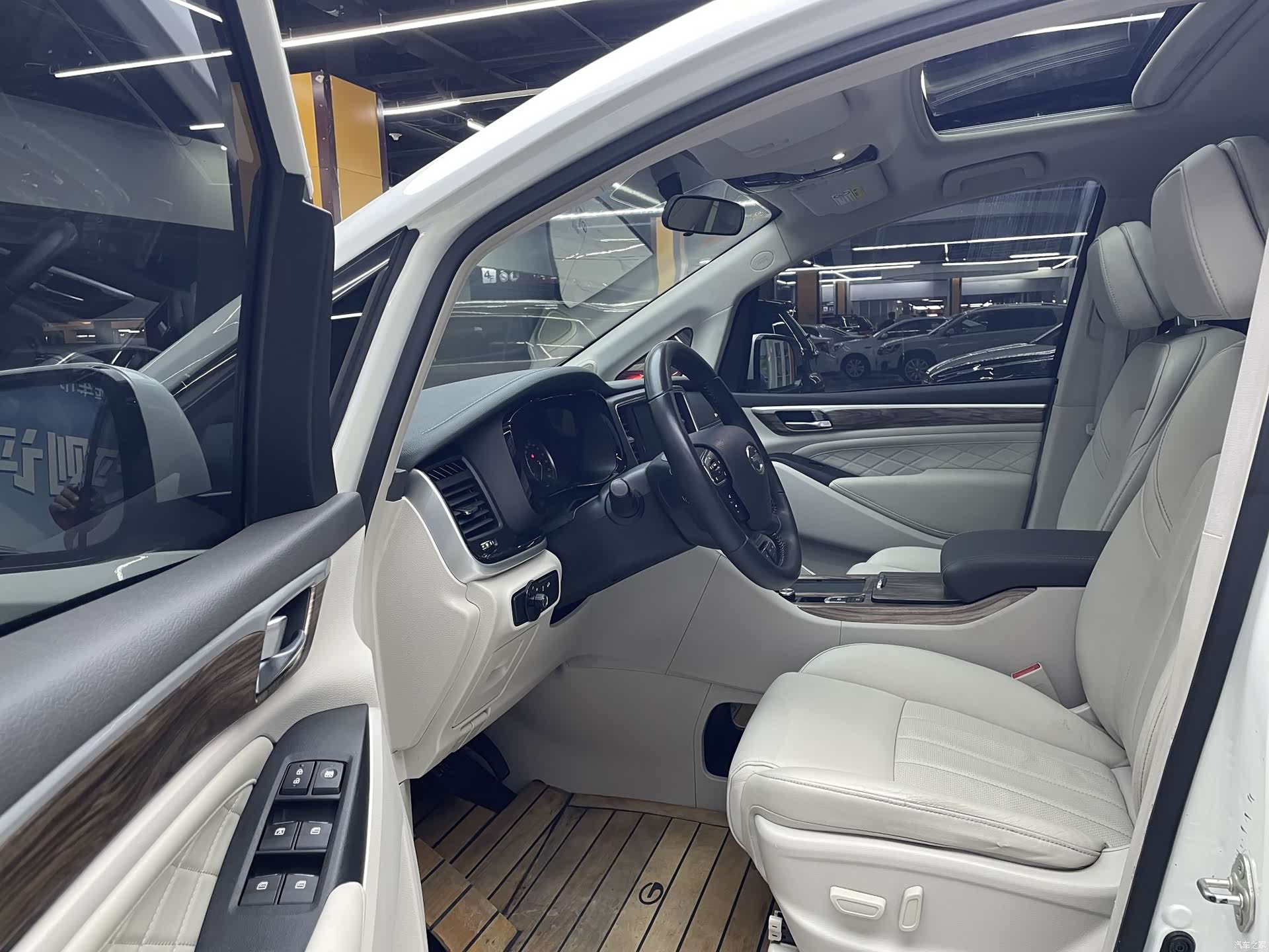 Trumpchi M8, 2019 8