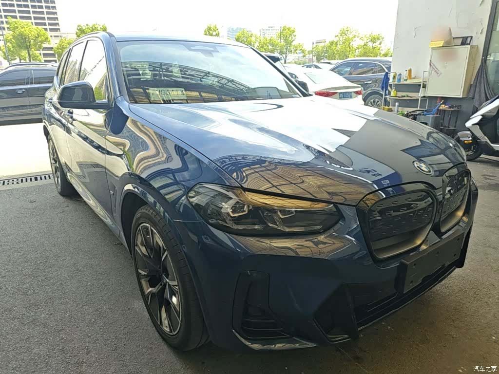 BMW iX3, 2021 4