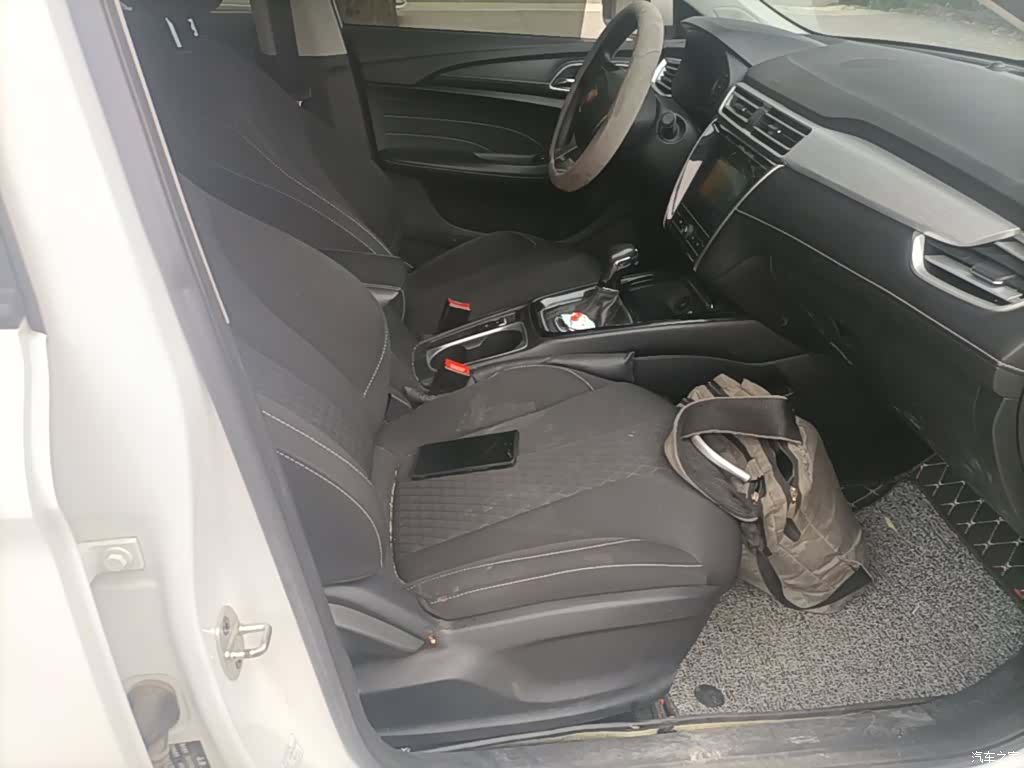 Roewe i5, 2021 25