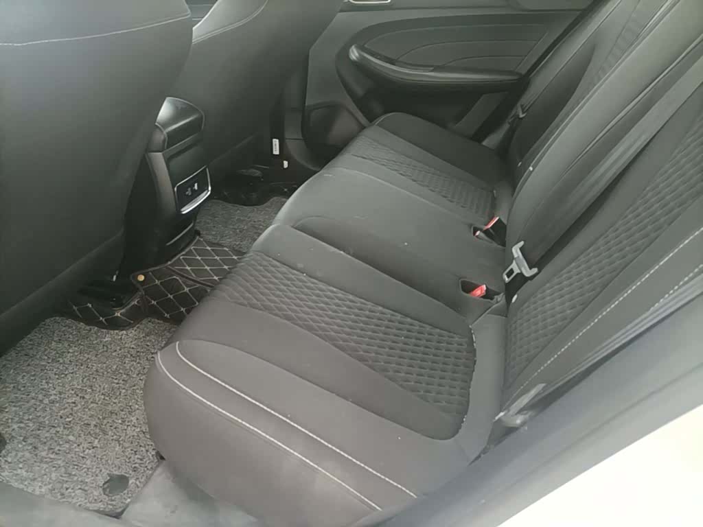 Roewe i5, 2021 17