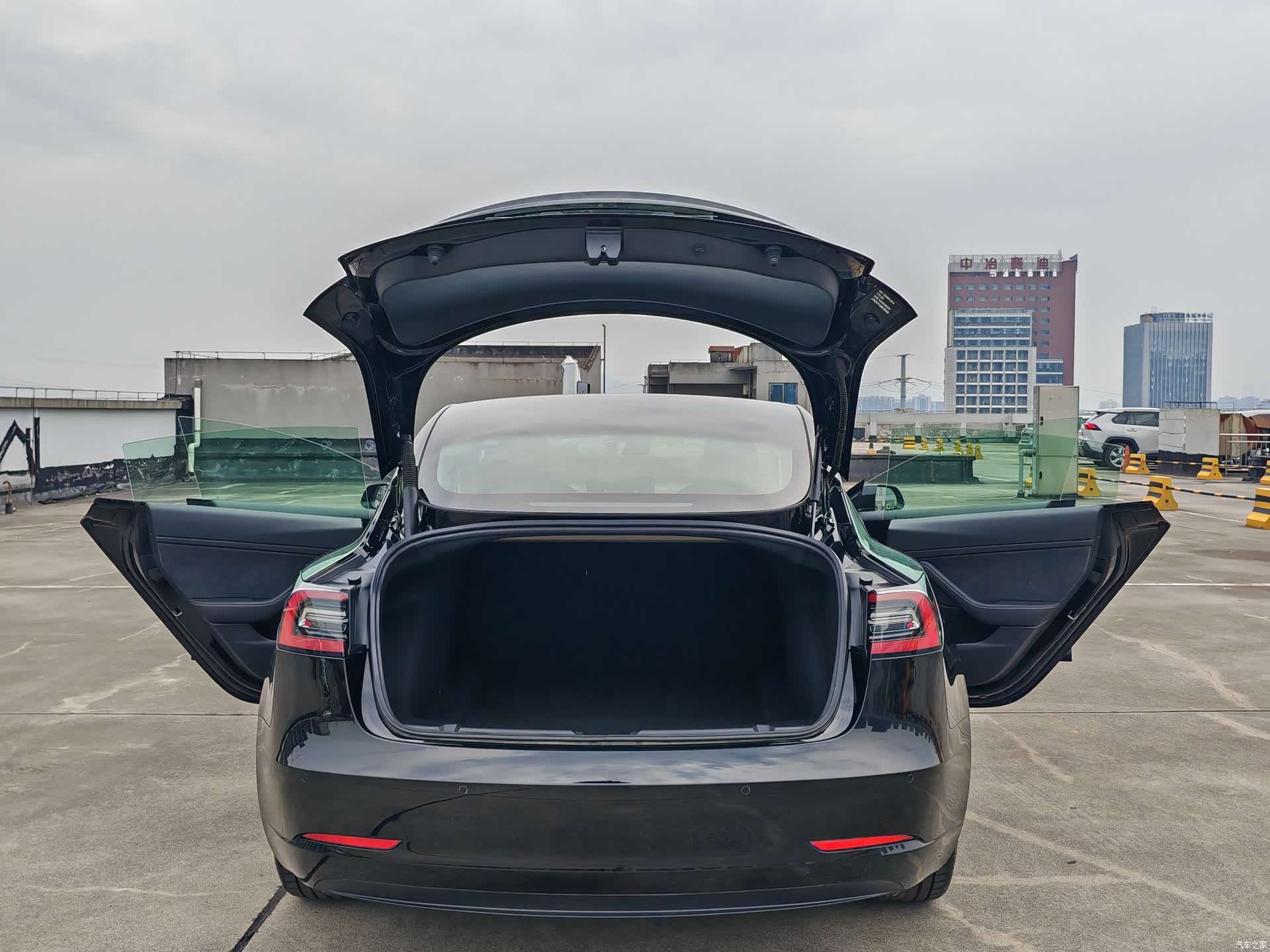 Tesla Model 3, 2021 13