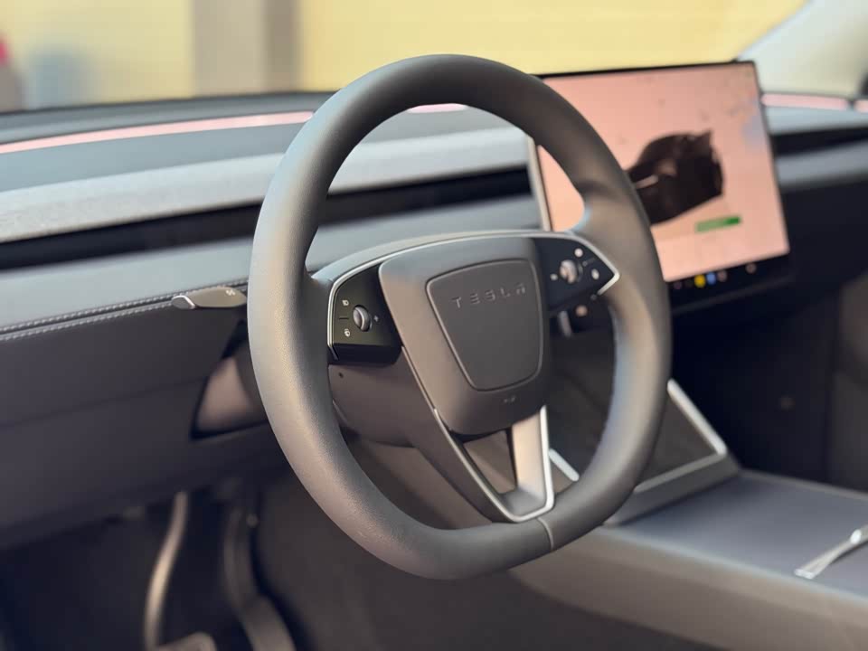 Tesla Model Y Tesla Model Y