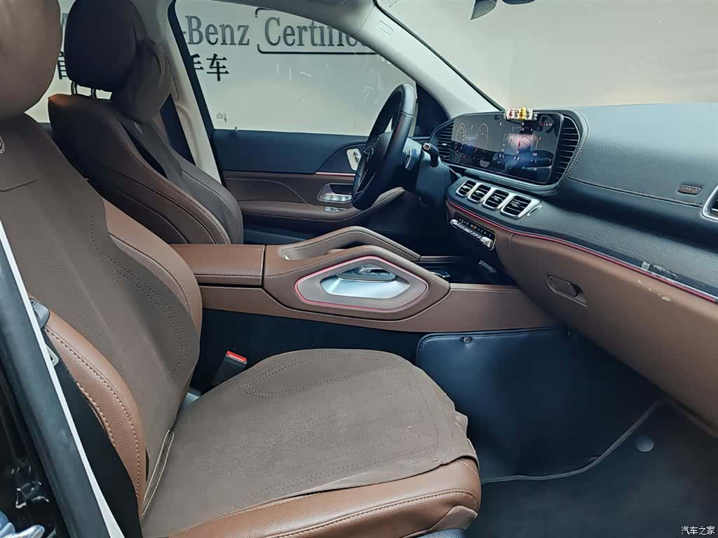 Mercedes-Benz GLE, 2025 11