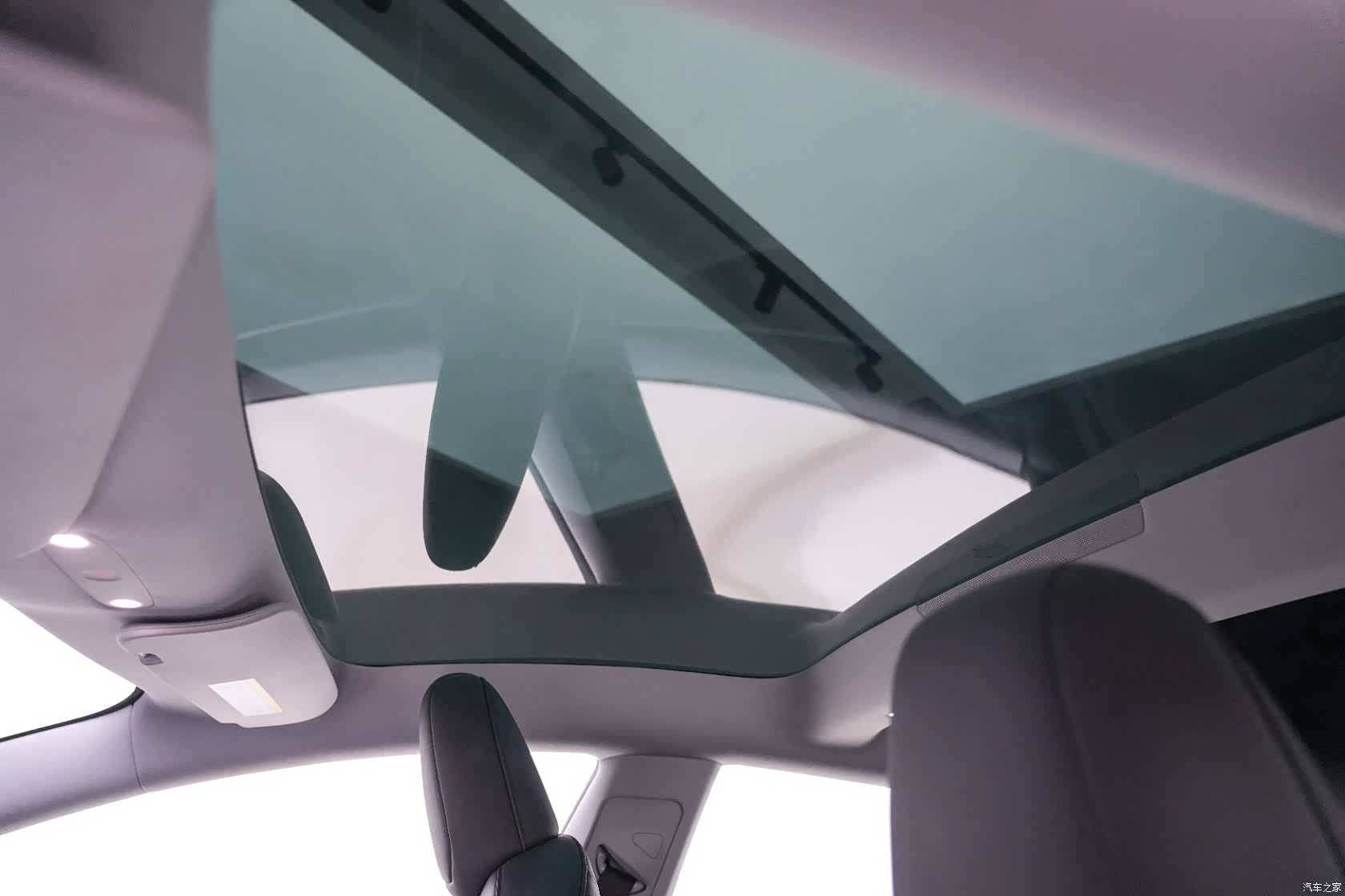 Tesla Model 3, 2024 15