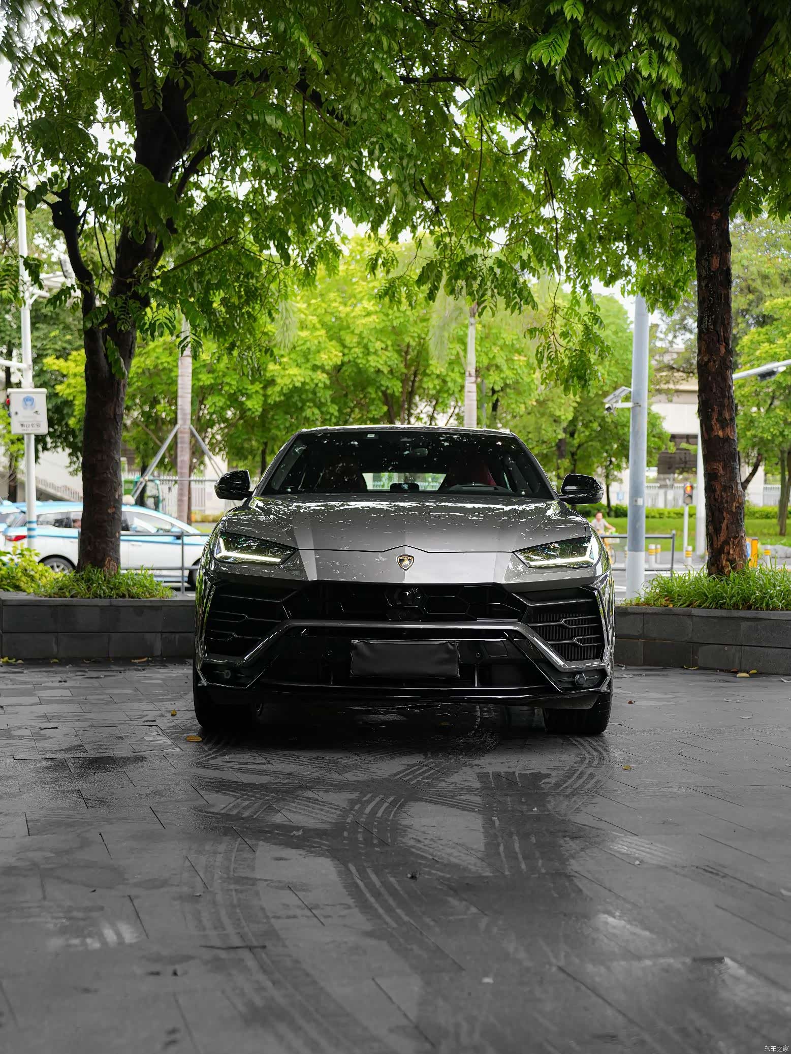 Lamborghini Urus, 2021 4