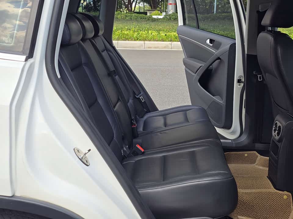 Volkswagen Tiguan Volkswagen Tiguan