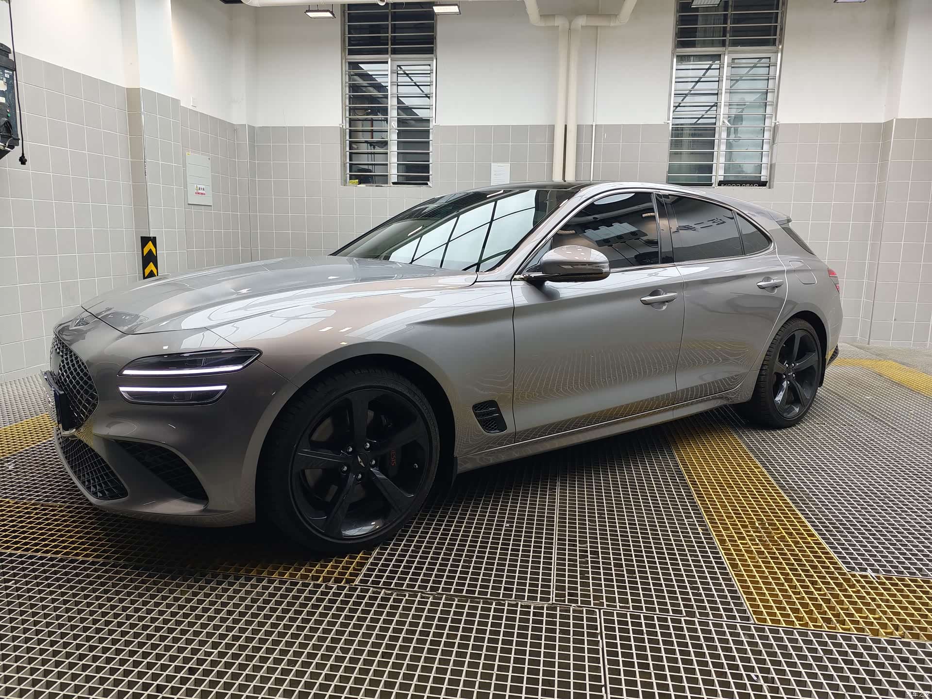 Genesis G70, 2025 6