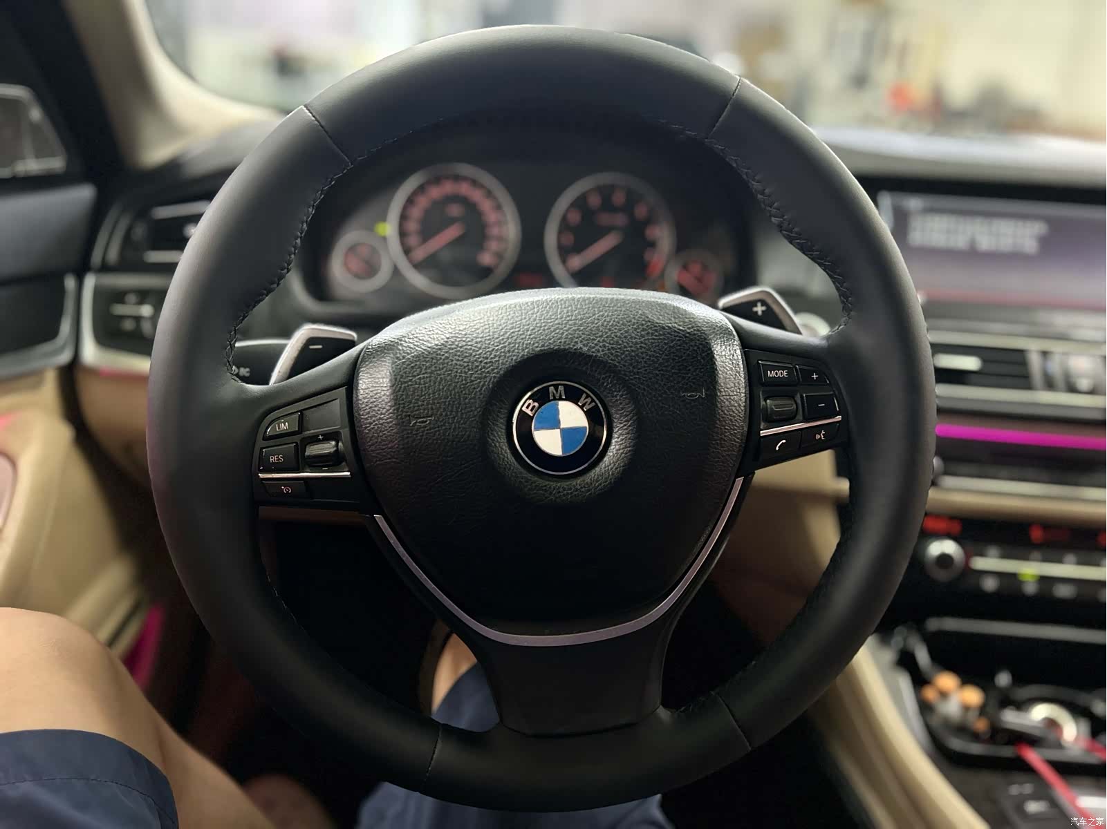 BMW 5 Series, 2011 9