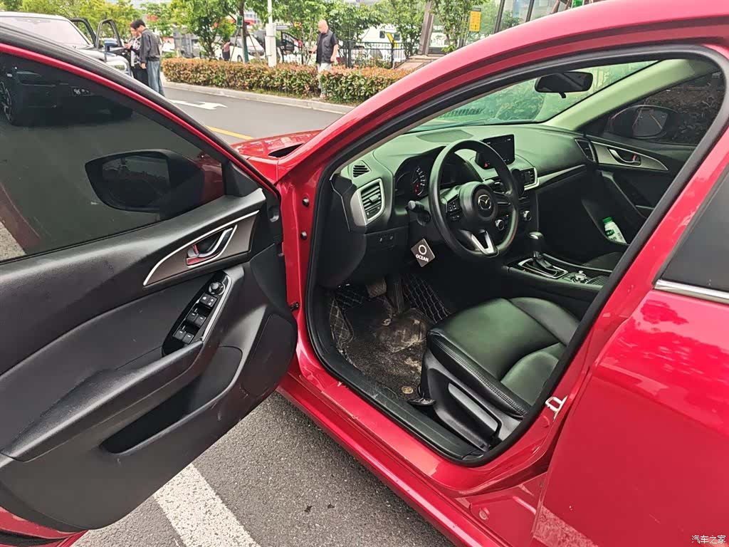 Mazda Mazda3, 2019 18