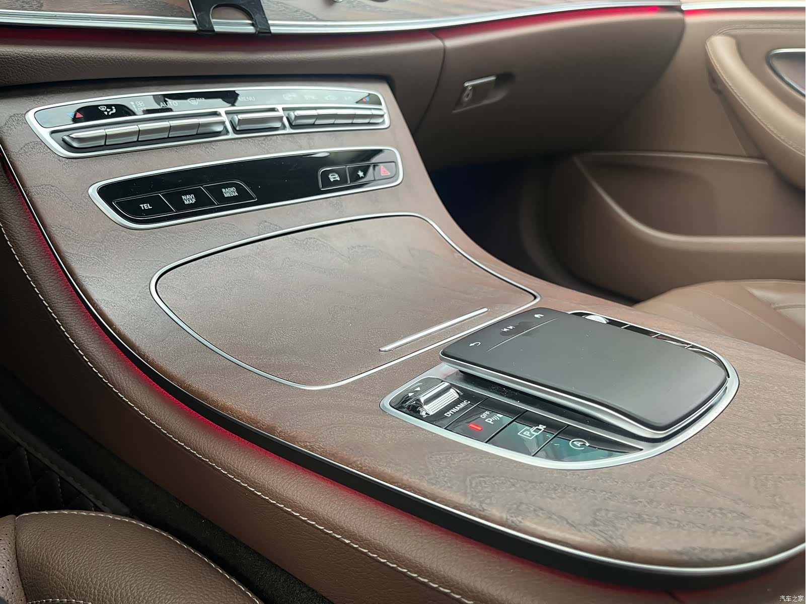 Mercedes-Benz E-Class, 2024 10