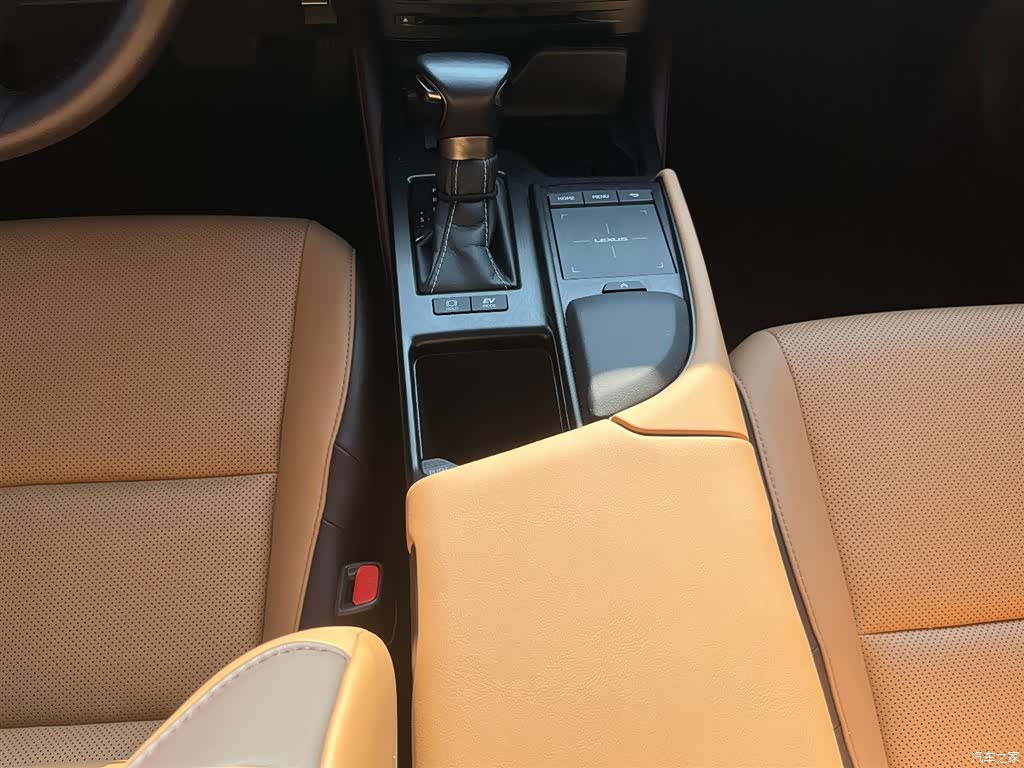 Lexus ES, 2023 18