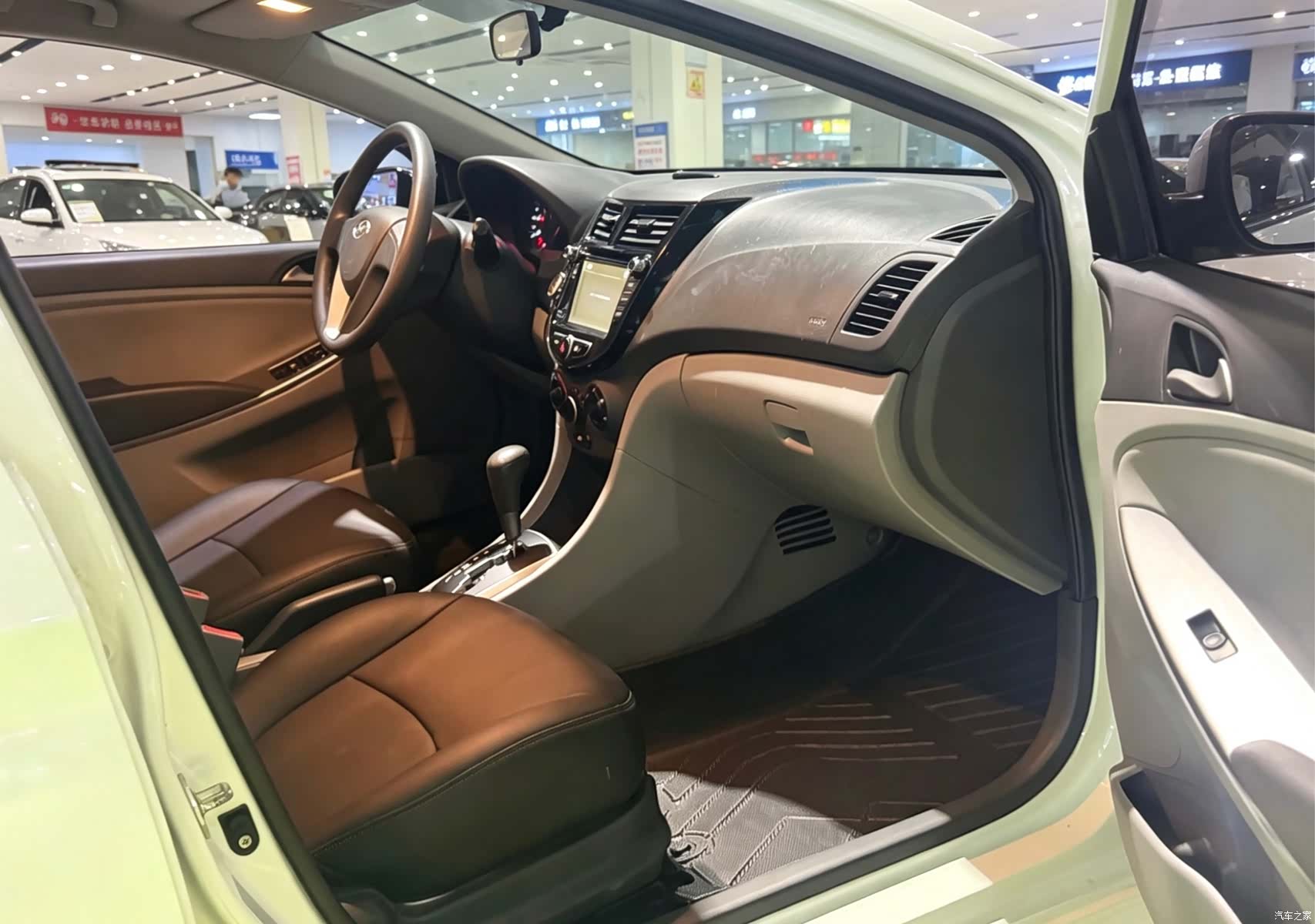 Hyundai GLX, 2015 4