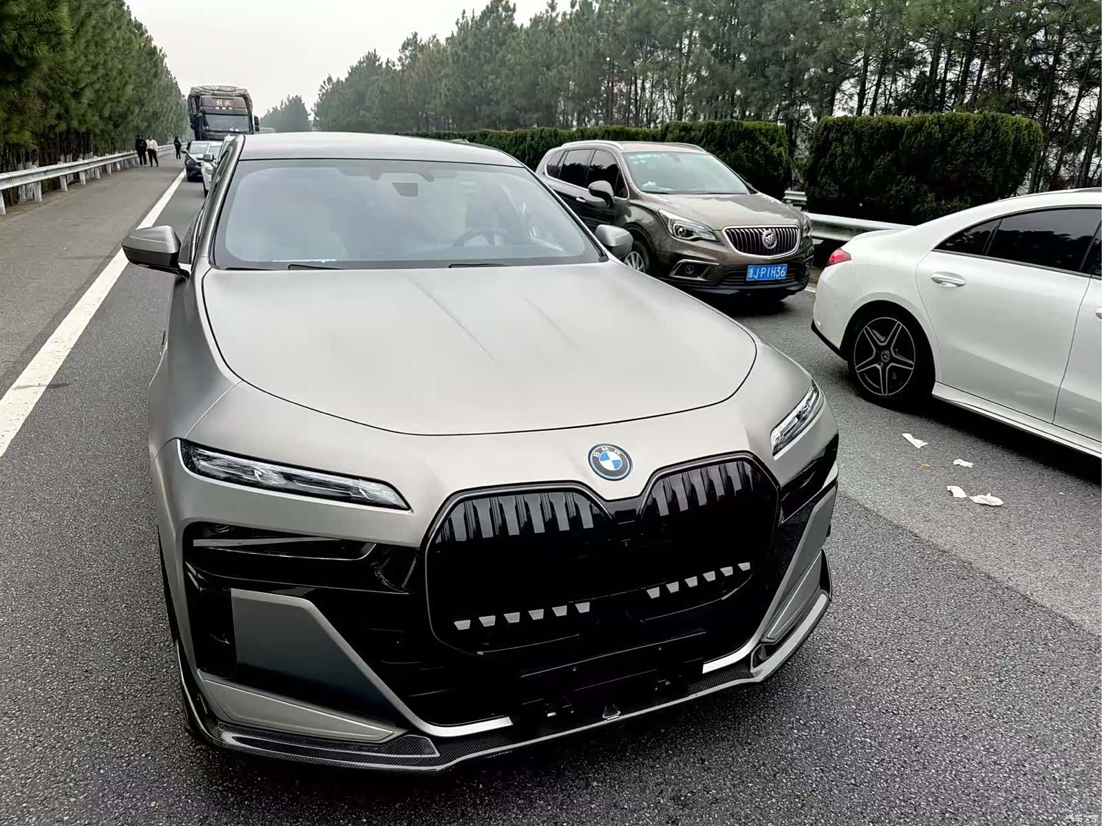 BMW i7, 2024 3