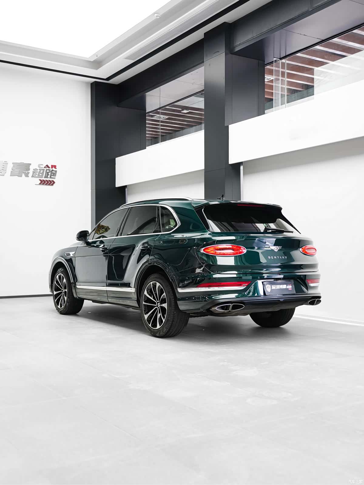 Bentley Bentayga, 2021 20