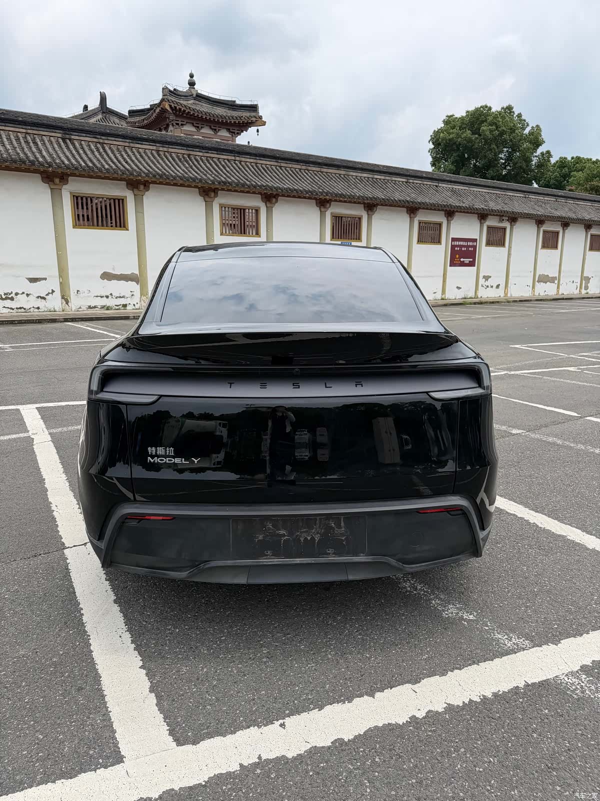 Tesla Model Y, 2026 4