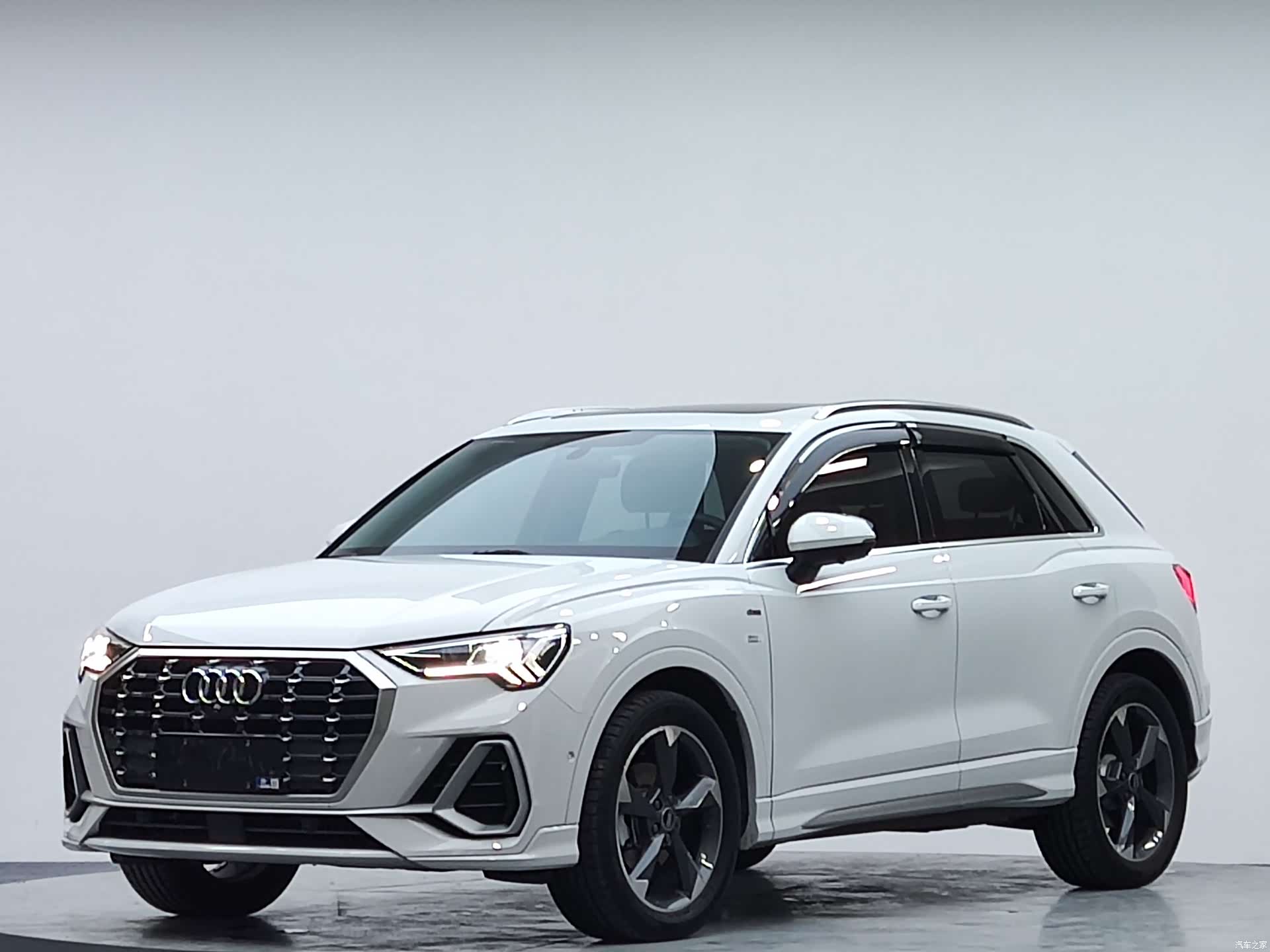 Audi Q3, 2022 2