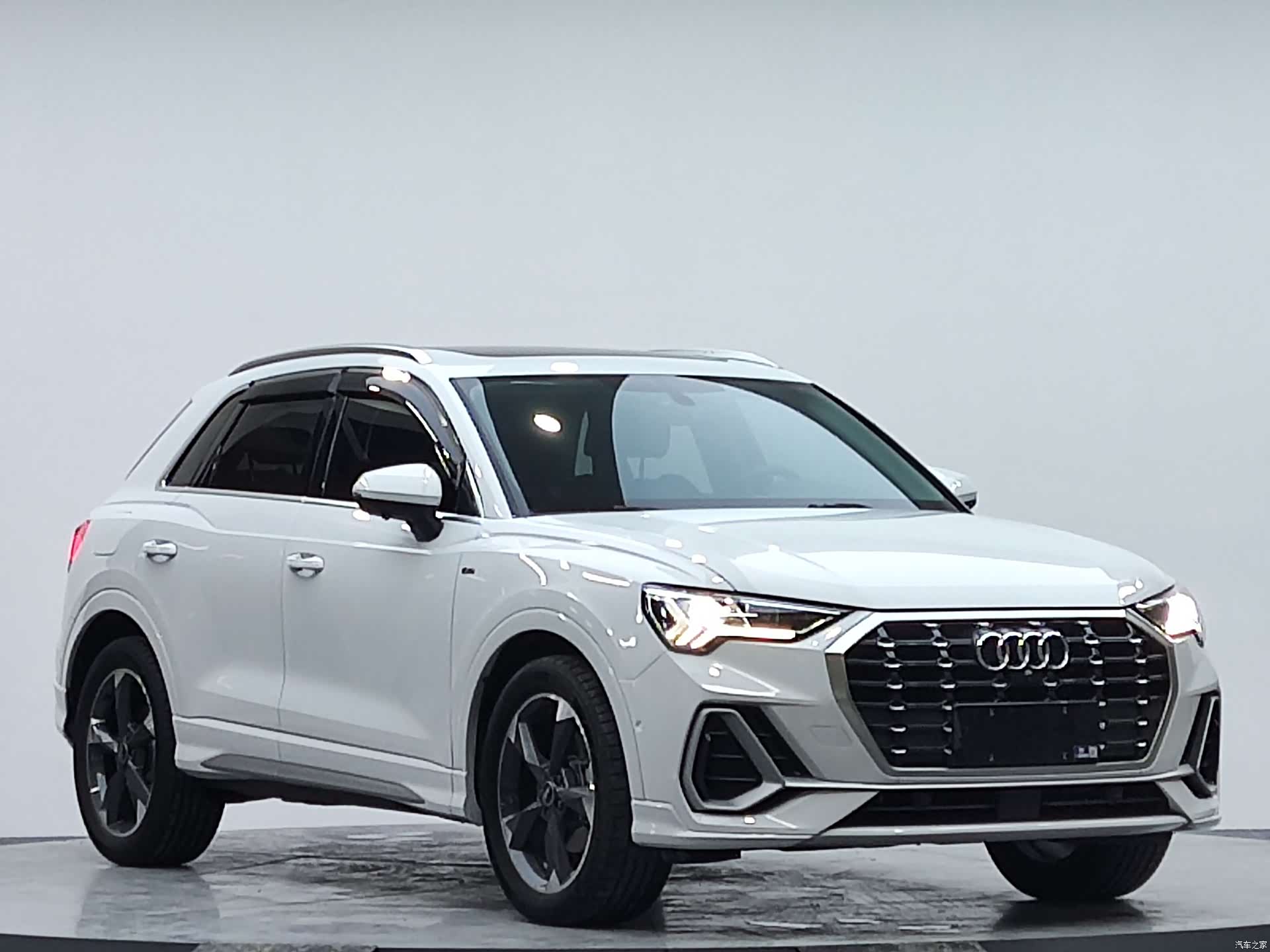 Audi Q3, 2022 4