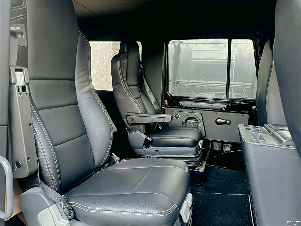 WuNiMoKeU5000 SUV, 2016 7