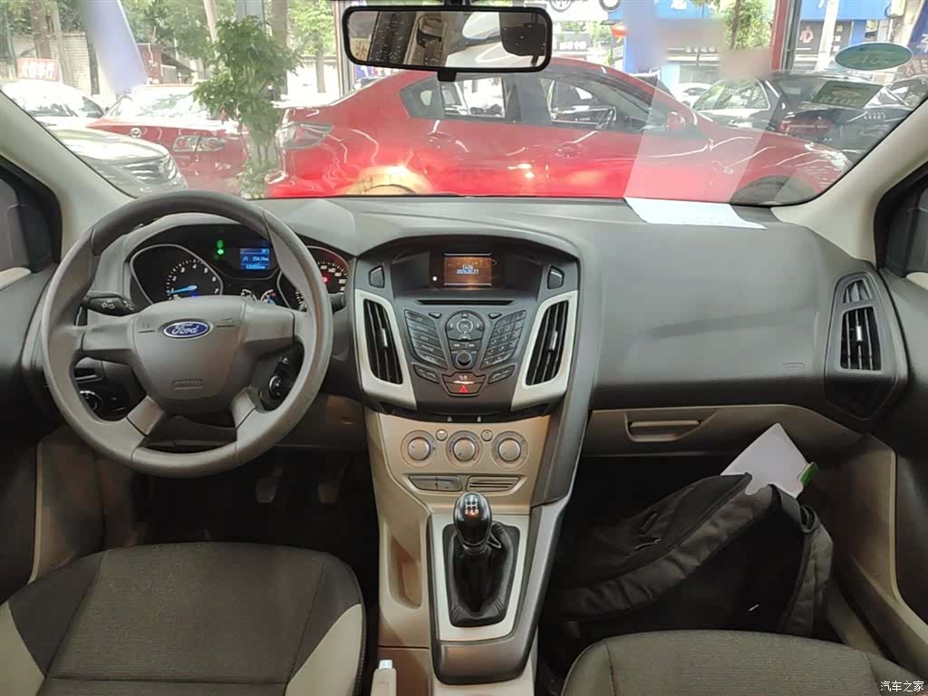 Ford Focus, 2014 10