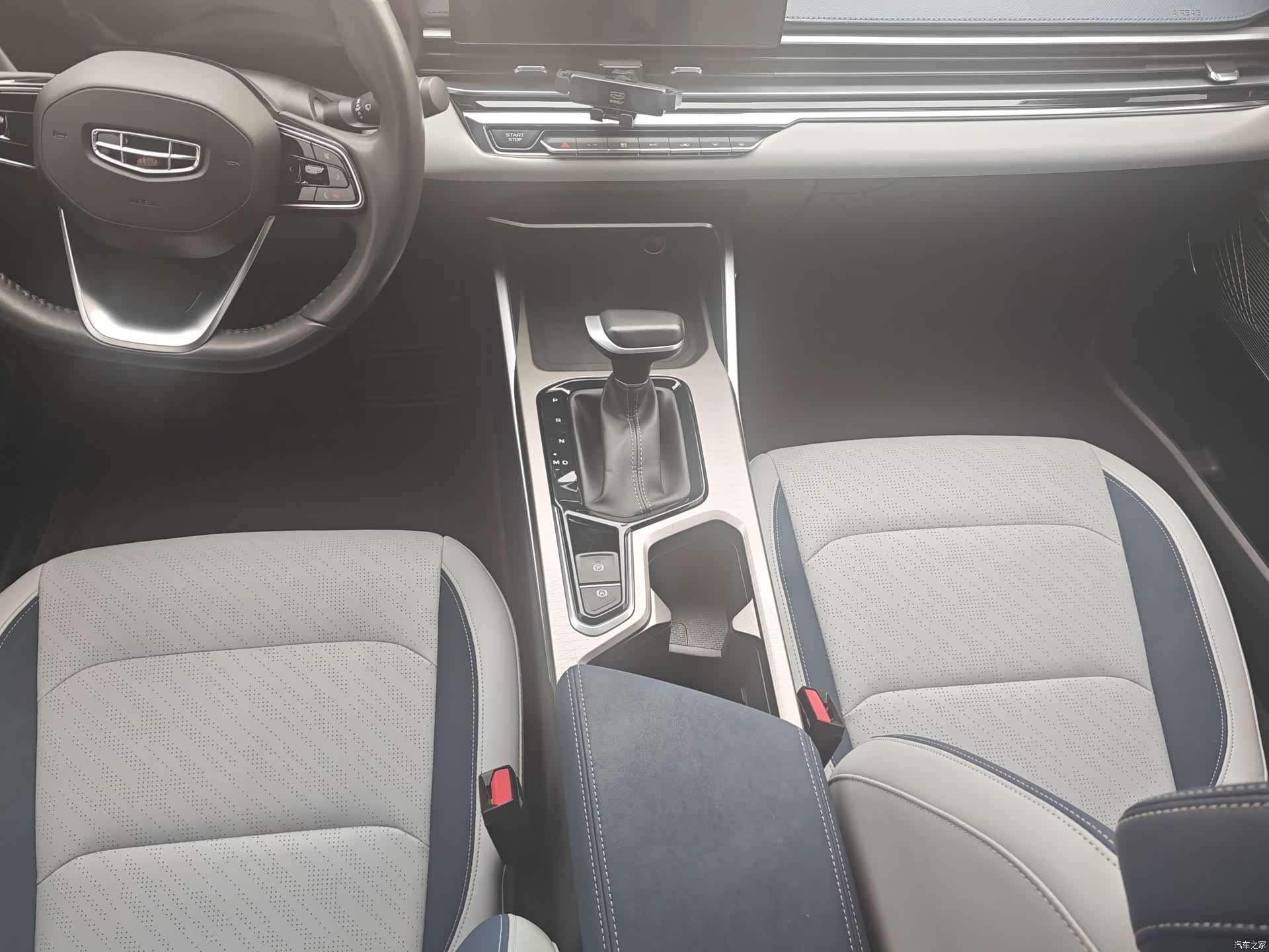 Geely Emgrand, 2022 все фото