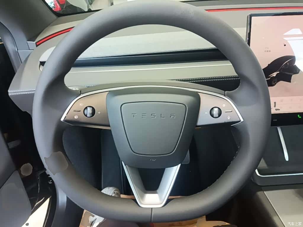 Tesla Model Y, 2026 11
