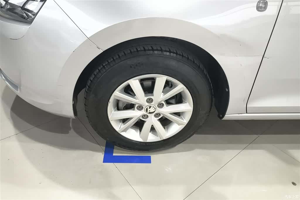 Skoda Rapid, 2014 6