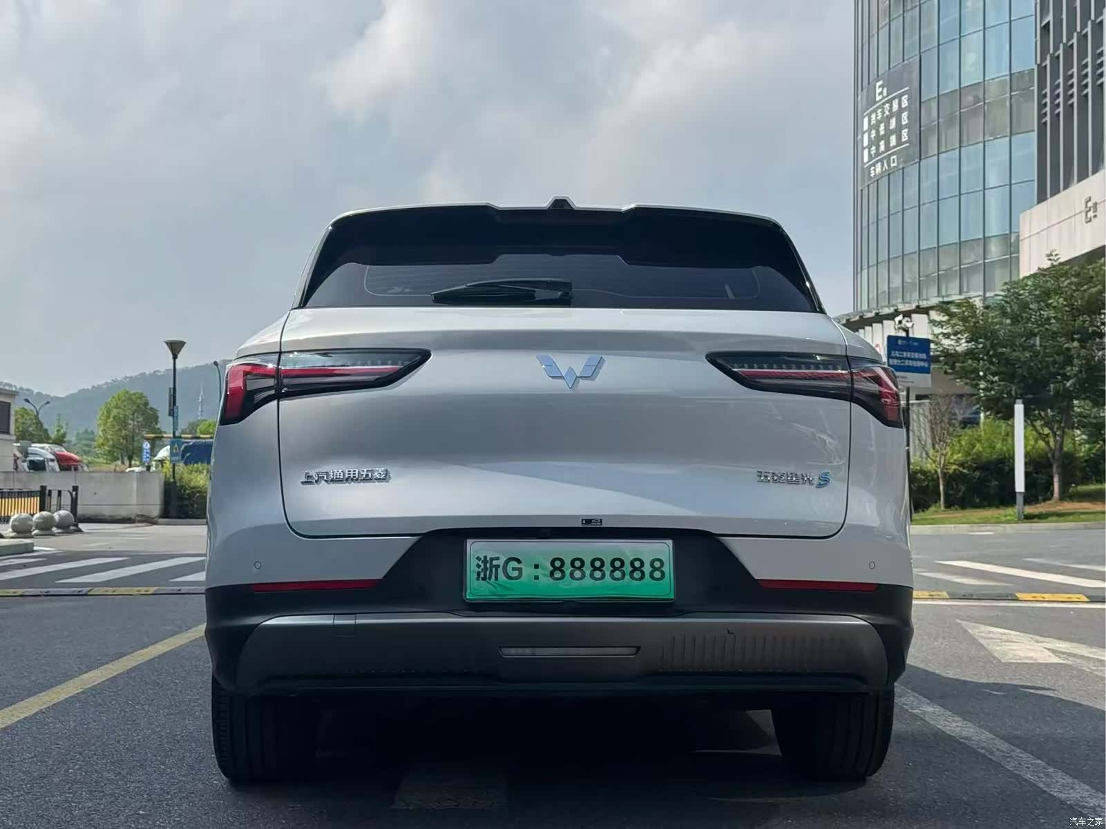 Wuling Starlight, 2025 все фото