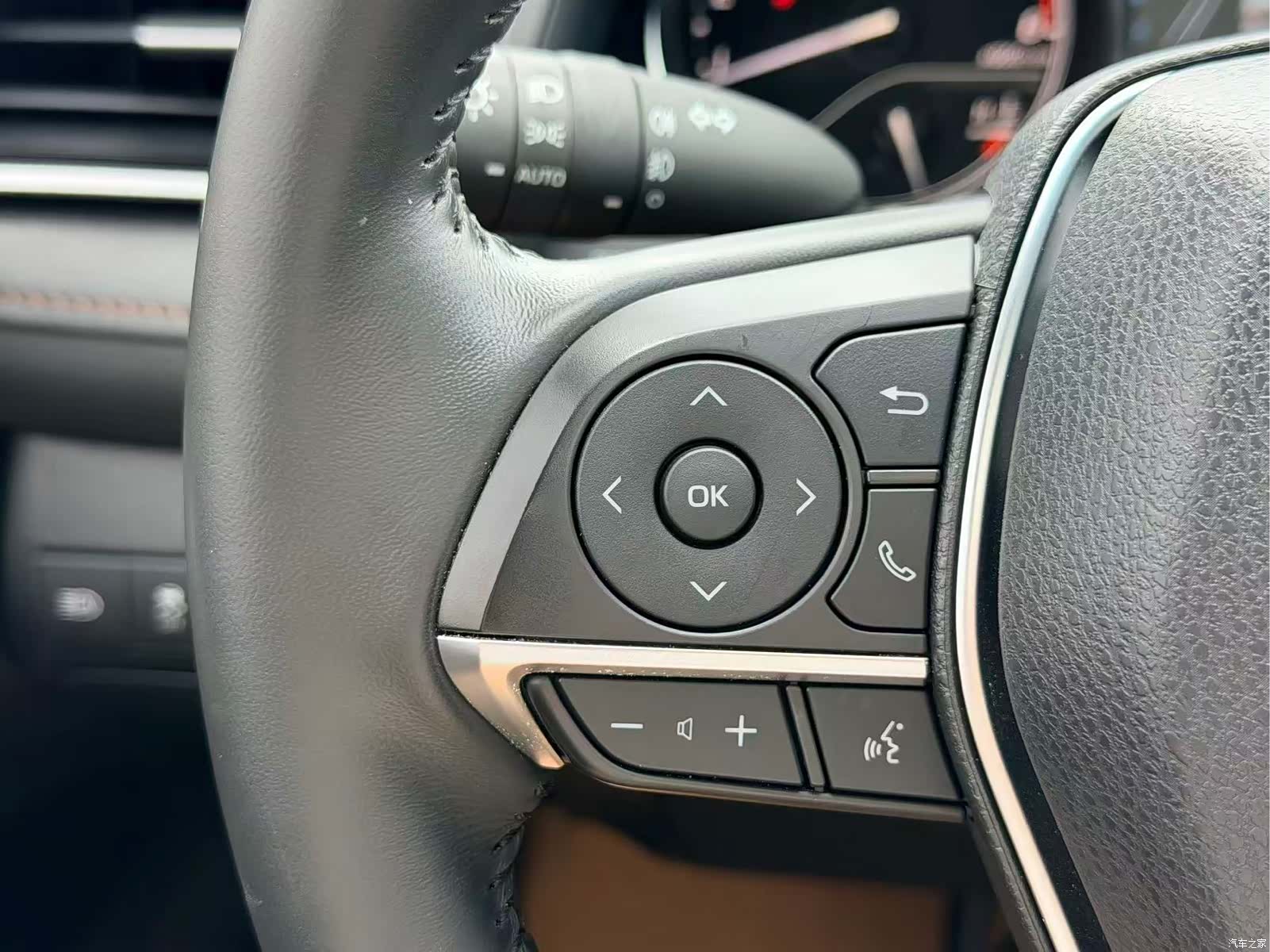 Toyota Camry, 2023 21